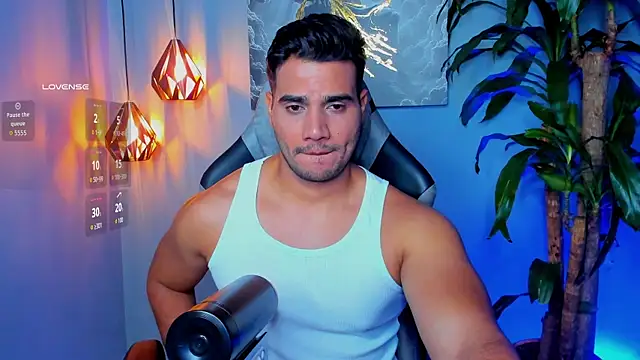 AndresR3 online show from November 2025 01:19:01 AM