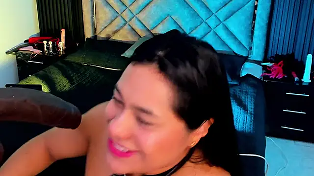 Issafoxx online show from September 2025 12:20:01 PM