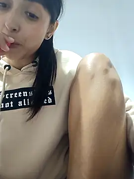 Snapshot of CandyFoxter_ chatting on October 2025 06:43:01 PM CandyFoxter  online show from October 2025 06:43:01 PM