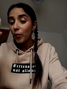 Snapshot of CandyFoxter_ chatting on November 2025 08:46:01 AM CandyFoxter  online show from November 2025 08:46:01 AM