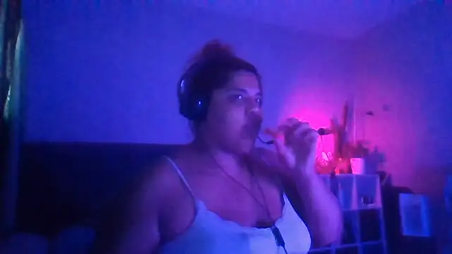 1n0nlythroat online show from May 2026 10:38:01 PM