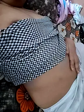 USER-MAYA online show from September 2025 06:46:01 AM