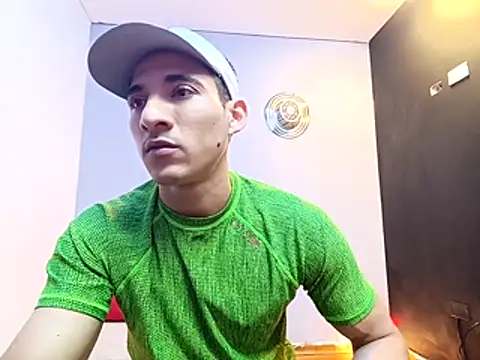 jhonny thes28 online show from November 2025 12:32:01 AM