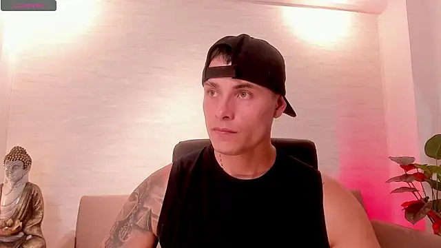 connorsmiith online show from April 2026 10:48:02 PM