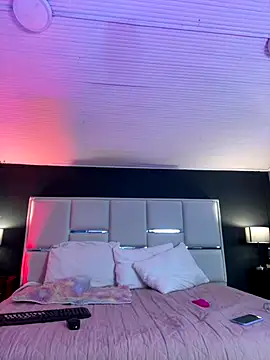 BellaFernandez   online show from October 2025 10:54:02 AM