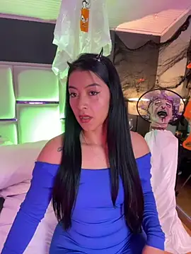 BellaFernandez   online show from October 2025 01:56:01 PM