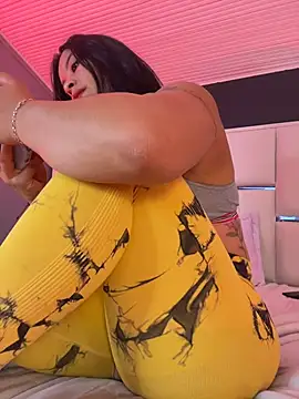 Snapshot of BellaFernandez__ chatting on April 2026 01:20:01 PM BellaFernandez online show from April 2026 01:20:01 PM