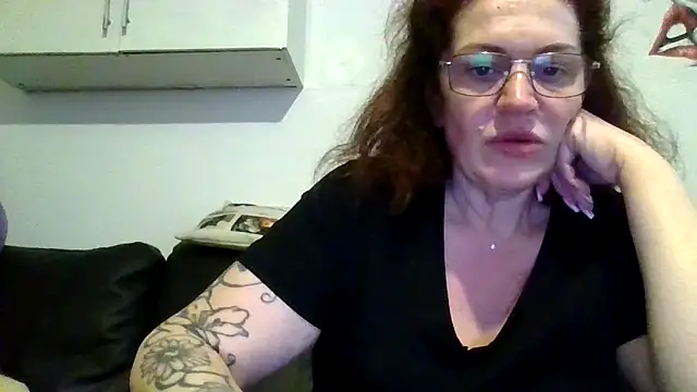 Snapshot of RubyyRosee chatting on April 2026 06:22:01 AM RubyyRosee online show from April 2026 06:22:01 AM