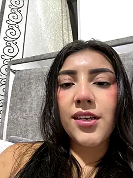 Snapshot of Lupe_19 chatting on September 2025 03:06:01 AM Lupe 19 online show from September 2025 03:06:01 AM
