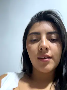 Snapshot of Lupe_19 chatting on September 2025 05:31:01 AM Lupe 19 online show from September 2025 05:31:01 AM