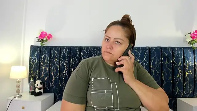 Snapshot of katte_landerr chatting on May 2026 01:07:02 PM katte landerr online show from May 2026 01:07:02 PM