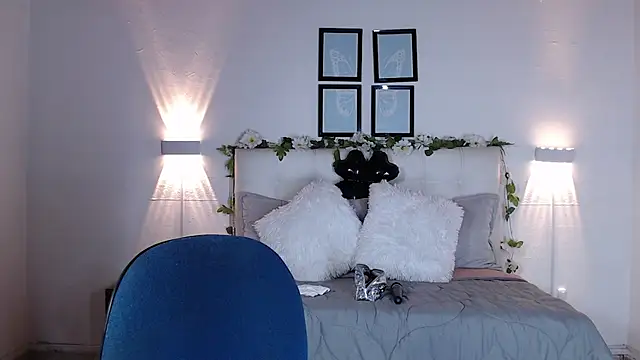 Megan 05  online show from November 2025 06:19:02 PM