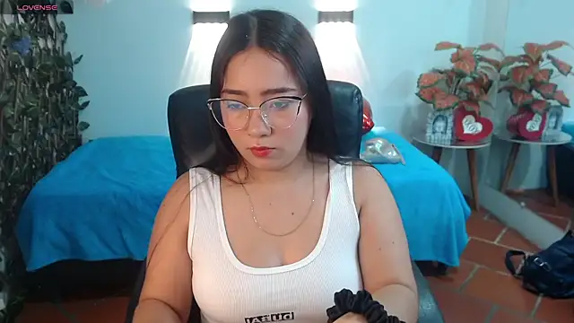 Snapshot of tinisweet chatting on April 2026 02:06:01 PM tinisweet online show from April 2026 02:06:01 PM