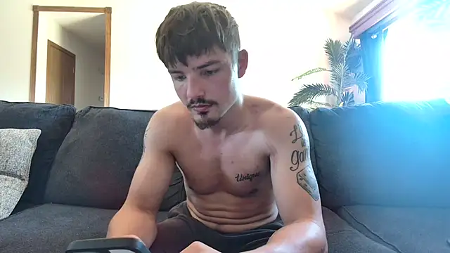 Snapshot of derekmontana2 chatting on June 2026 08:44:02 PM derekmontana2 online show from June 2026 08:44:02 PM