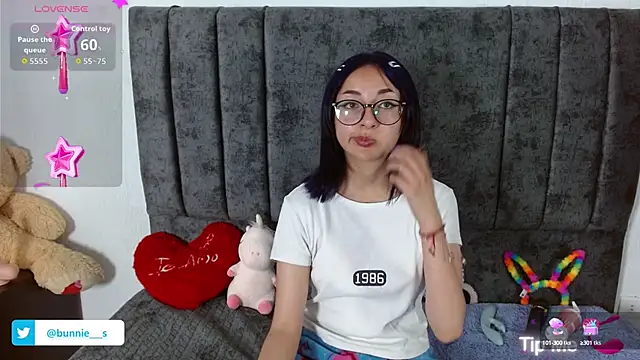 Snapshot of Littlee_Bunny_ chatting on September 2025 10:31:02 AM Littlee Bunny online show from September 2025 10:31:02 AM