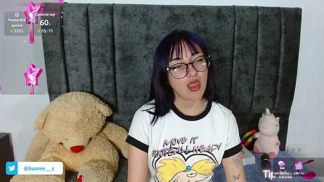 Snapshot of Littlee_Bunny_ chatting on October 2025 10:33:01 AM Littlee Bunny online show from October 2025 10:33:01 AM