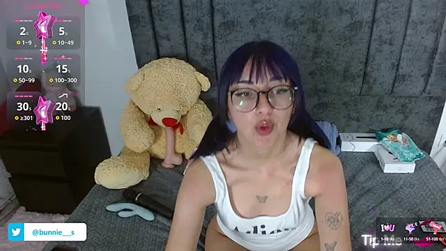 Snapshot of Littlee_Bunny_ chatting on October 2025 10:37:02 AM Littlee Bunny online show from October 2025 10:37:02 AM