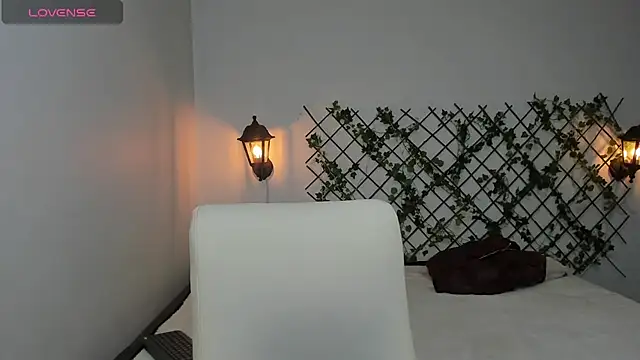 velvet  moon online show from February 2026 12:58:01 AM