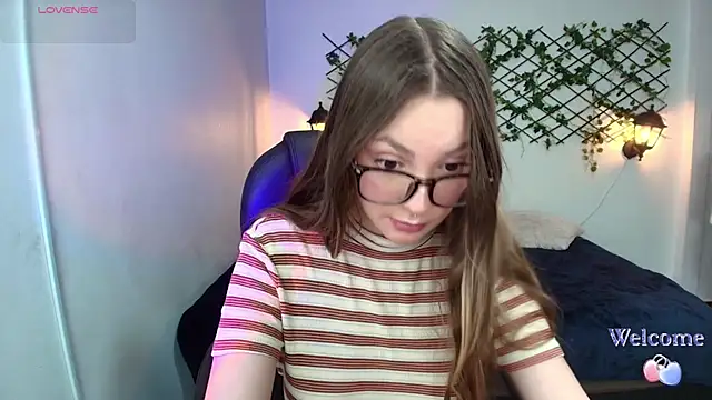 velvet  moon online show from March 2026 01:27:02 AM