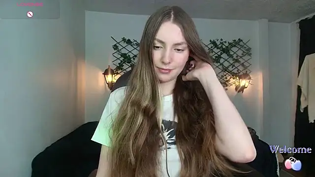 velvet  moon online show from April 2026 11:13:02 PM