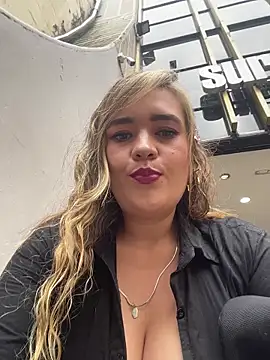Snapshot of miss_berlyn chatting on May 2026 05:10:01 PM miss berlyn online show from May 2026 05:10:01 PM