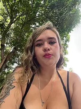 Snapshot of miss_berlyn chatting on June 2026 08:07:02 PM miss berlyn online show from June 2026 08:07:02 PM
