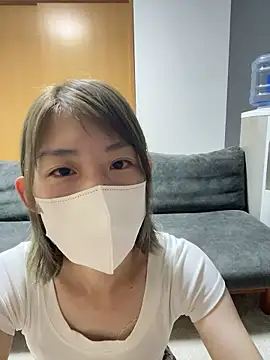 Snapshot of usako_2025 chatting on June 2026 02:01:02 PM usako 2025 online show from June 2026 02:01:02 PM