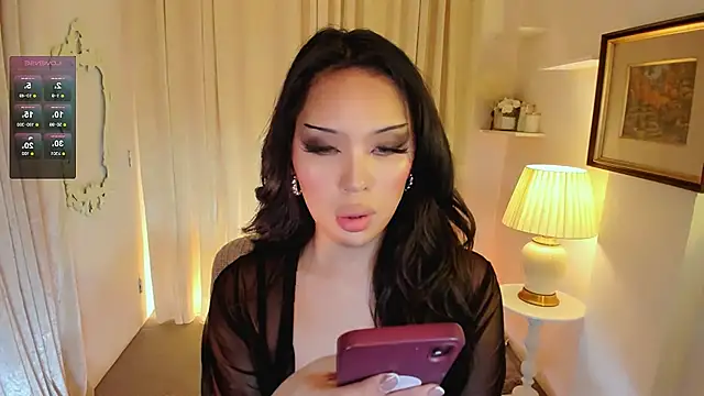 MS LUNA online show from April 2026 10:54:02 PM