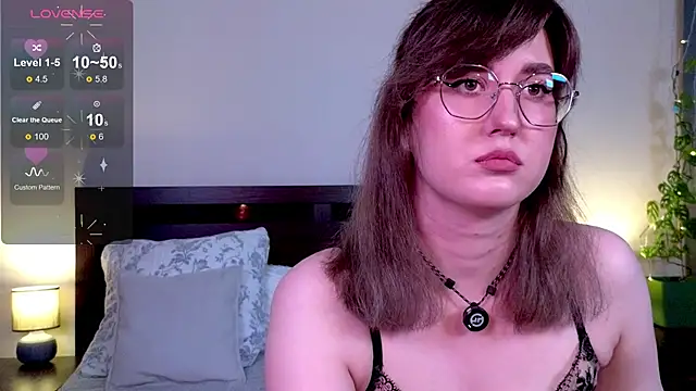 Snapshot of _AlexaFlowers_ chatting on July 2026 11:16:02 AM AlexaFlowers online show from July 2026 11:16:02 AM