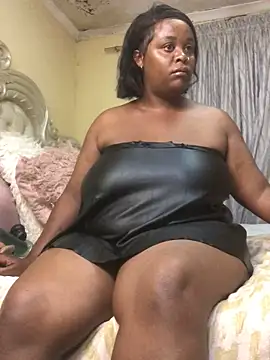 Snapshot of KINKYBOOTI22 chatting on April 2026 12:33:01 AM KINKYBOOTI22 online show from April 2026 12:33:01 AM