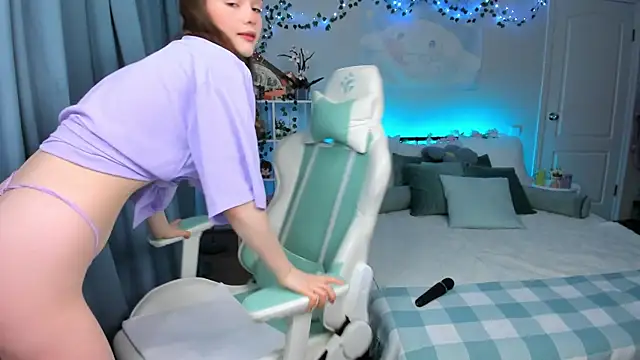 Zoe Vee online show from October 2025 03:18:01 AM