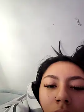 Megara 25 online show from November 2025 11:43:01 AM