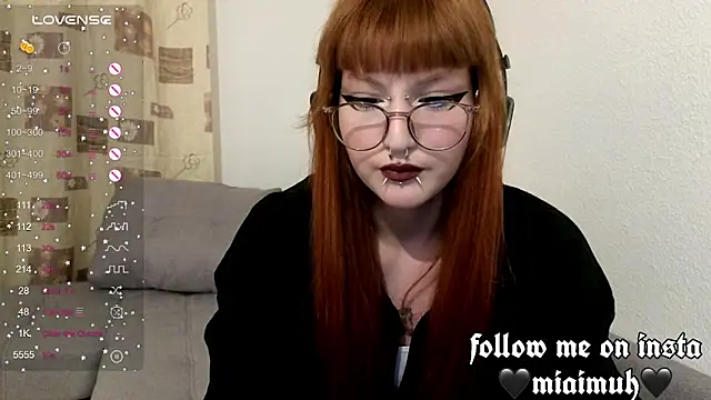 mia  yui online show from October 2025 03:55:02 PM