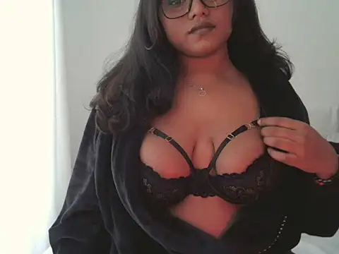 Snapshot of DirtyChaiLatte chatting on October 2025 02:25:02 PM DirtyChaiLatte online show from October 2025 02:25:02 PM