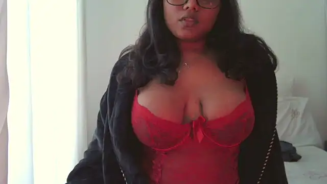 Snapshot of DirtyChaiLatte chatting on October 2025 01:41:02 PM DirtyChaiLatte online show from October 2025 01:41:02 PM