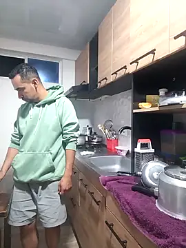 stivenlujan69 online show from November 2025 01:37:01 AM