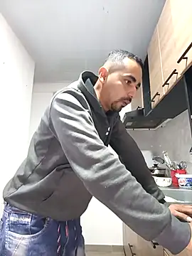 stivenlujan69 online show from December 2025 01:00:02 AM