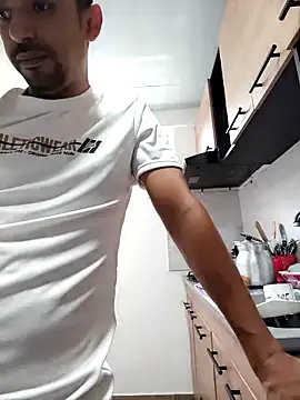 stivenlujan69 online show from February 2026 06:15:02 PM