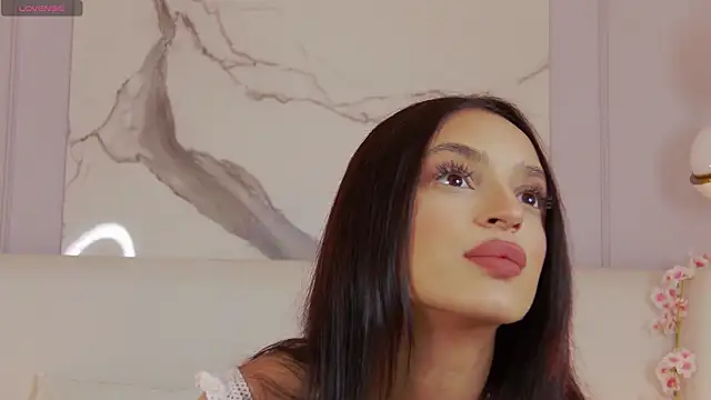 AdoraCortes online show from October 2025 05:08:01 AM