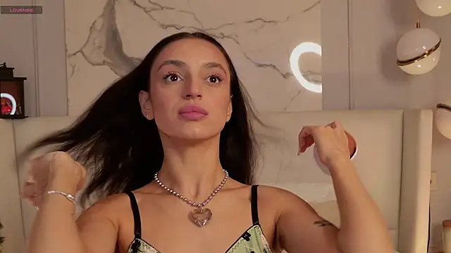 AdoraCortes online show from December 2025 05:06:02 AM