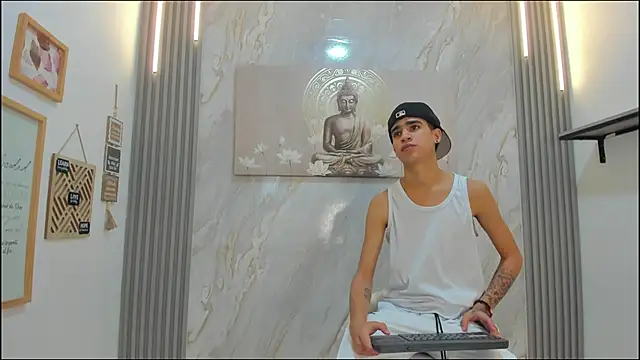 Snapshot of TWINKS_BOYS1 chatting on January 2026 07:16:02 PM TWINKS BOYS1 online show from January 2026 07:16:02 PM