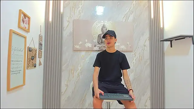 Snapshot of TWINKS_BOYS1 chatting on January 2026 07:39:02 PM TWINKS BOYS1 online show from January 2026 07:39:02 PM