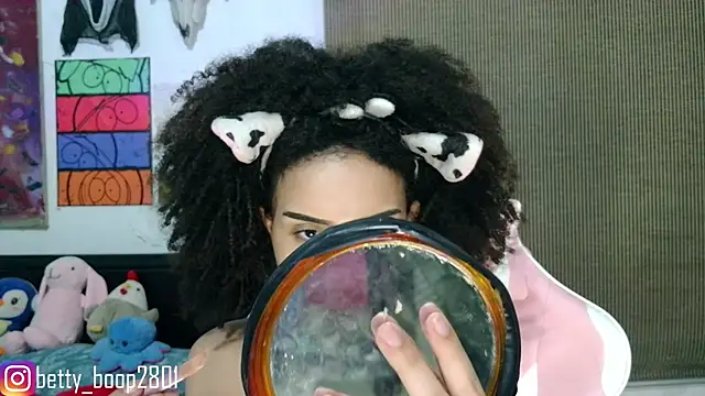 Snapshot of bettyboo2801 chatting on May 2026 04:40:01 AM bettyboo2801 online show from May 2026 04:40:01 AM