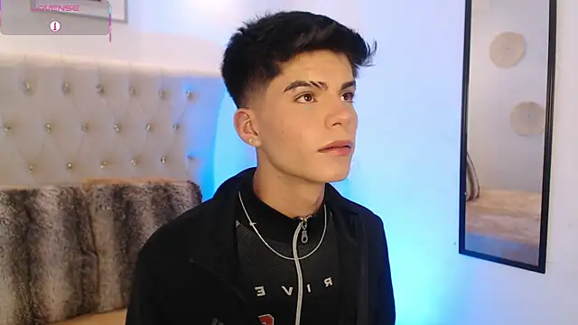 Dulcey  online show from September 2025 01:00:01 AM