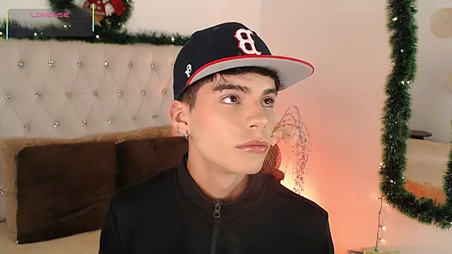 Dulcey  online show from December 2025 04:29:01 AM