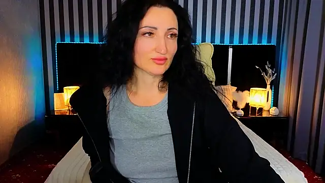 Snapshot of MissRossi chatting on October 2025 06:50:02 PM MissRossi online show from October 2025 06:50:02 PM
