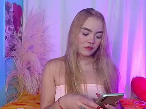 Snapshot of Miaa_rosses3 chatting on October 2025 11:44:02 PM Miaa rosses3 online show from October 2025 11:44:02 PM