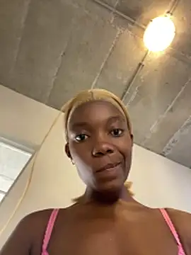 prettydollyy online show from April 2026 07:35:01 AM