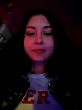 Snapshot of SaraViss20 chatting on January 2026 05:18:01 PM SaraViss20 online show from January 2026 05:18:01 PM