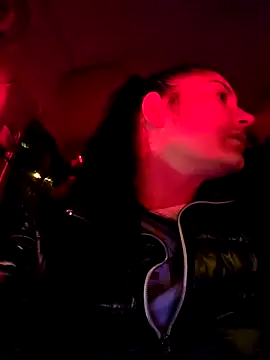 Snapshot of SaraViss20 chatting on January 2026 06:24:01 PM SaraViss20 online show from January 2026 06:24:01 PM